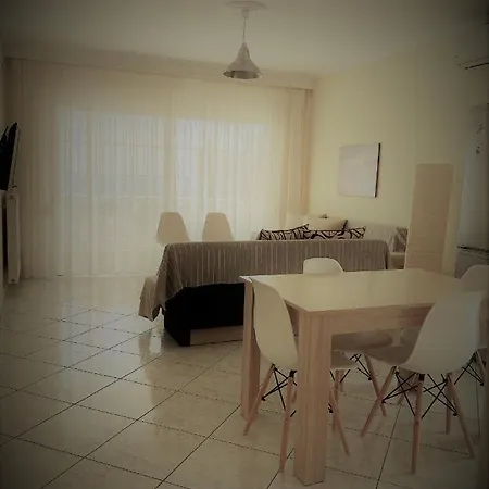 George House Apartament Néa Péramos