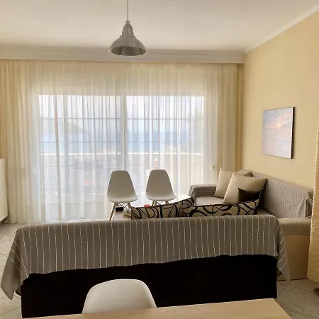 George House Néa Péramos