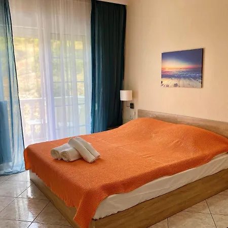 Apartament George House Néa Péramos