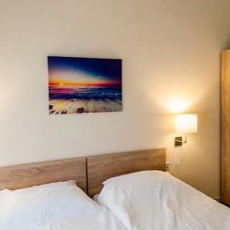 George House Apartment *